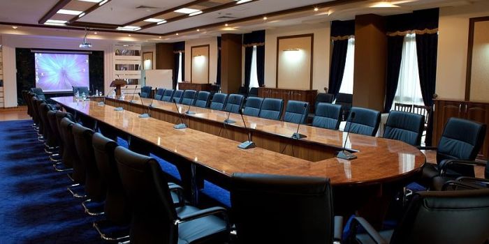 Переговорные комнаты и конференц-залы